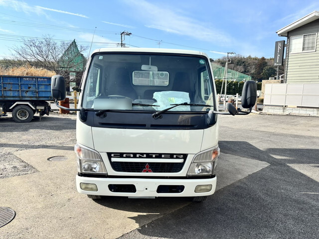 三菱ふそうキャンター平ボディ小型（2t・3t）[写真03]
