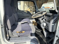 三菱ふそうキャンター平ボディ小型（2t・3t）[写真31]