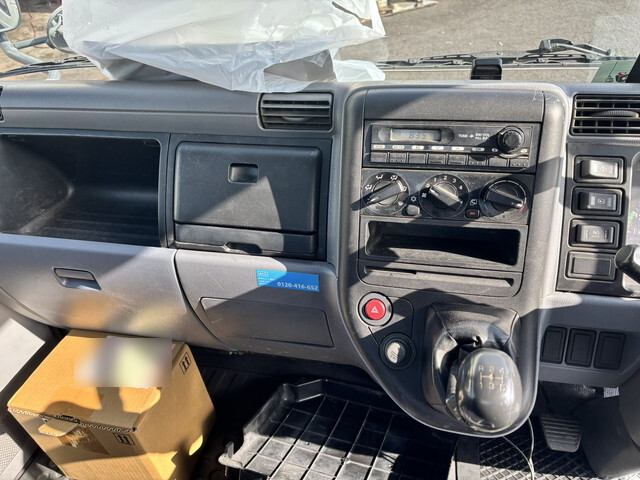 三菱ふそうキャンター平ボディ小型（2t・3t）[写真36]