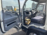 三菱ふそうキャンター平ボディ小型（2t・3t）[写真39]