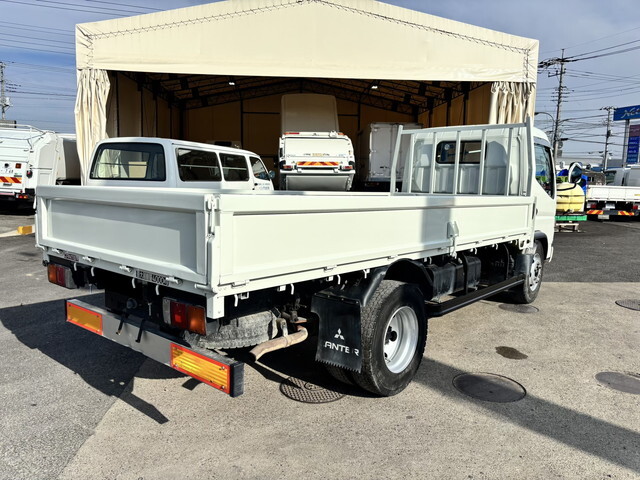 三菱ふそうキャンター平ボディ小型（2t・3t）[写真05]