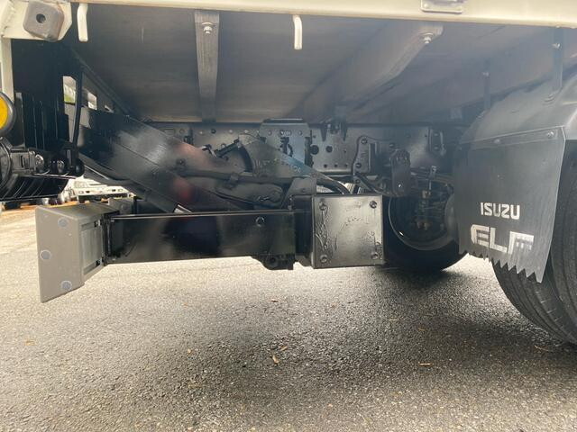 いすゞエルフ平ボディ小型（2t・3t）[写真20]