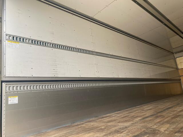 三菱ふそうスーパーグレートアルミウイング大型（10t）[写真11]