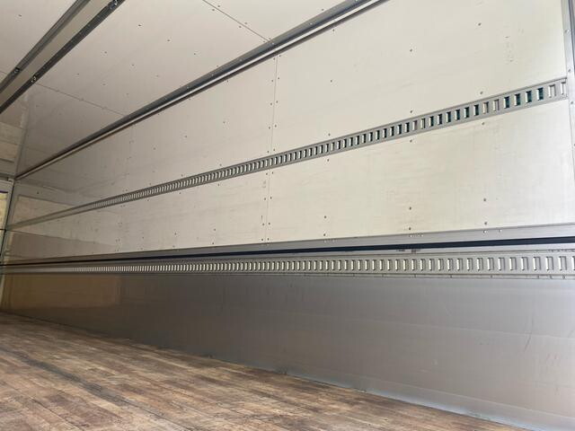 三菱ふそうスーパーグレートアルミウイング大型（10t）[写真12]