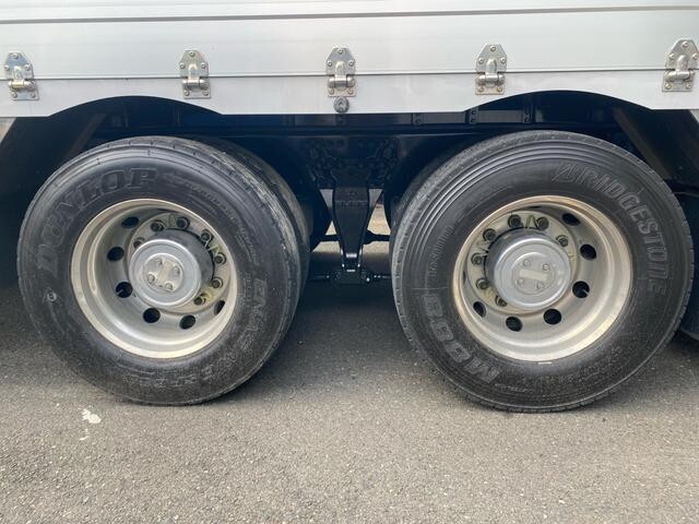 三菱ふそうスーパーグレートアルミウイング大型（10t）[写真19]