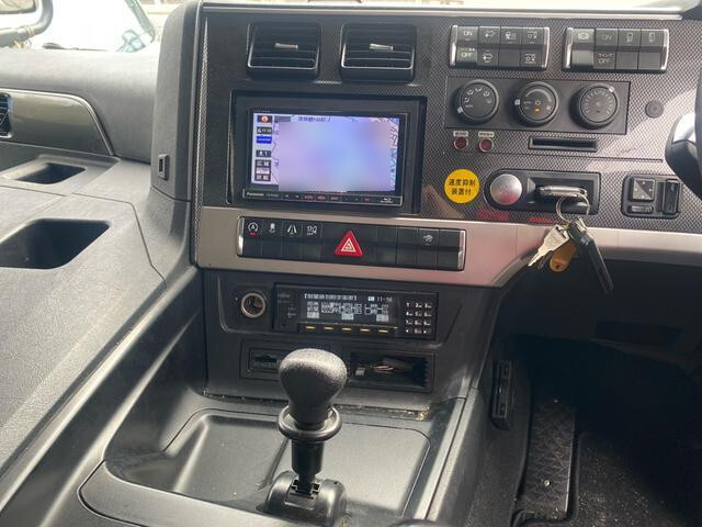 三菱ふそうスーパーグレートアルミウイング大型（10t）[写真29]