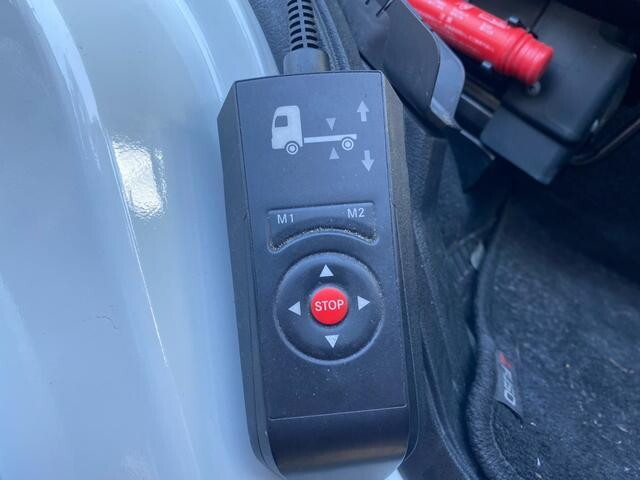 三菱ふそうスーパーグレートアルミウイング大型（10t）[写真31]