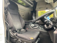 三菱ふそうスーパーグレートアルミウイング大型（10t）[写真34]