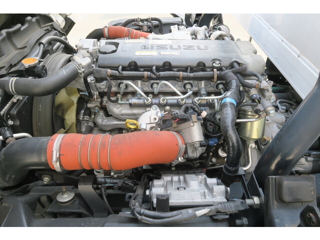 いすゞエルフアルミバン小型（2t・3t）[写真25]