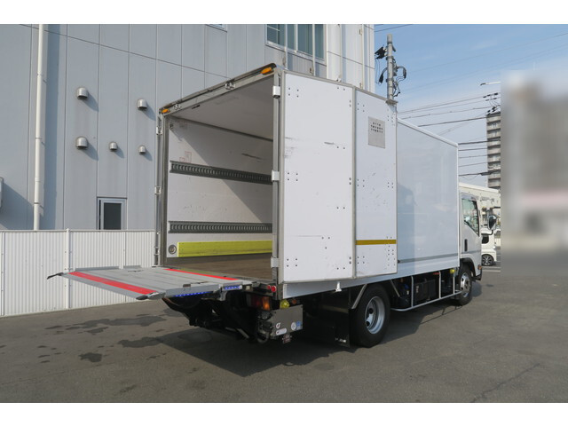 いすゞエルフアルミバン小型（2t・3t）[写真09]