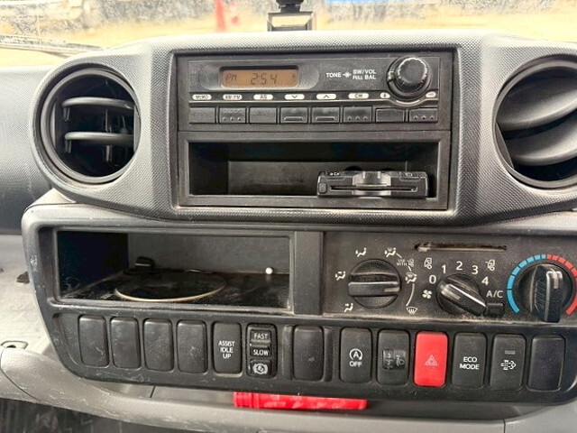 日野デュトロ平ボディ小型（2t・3t）[写真15]