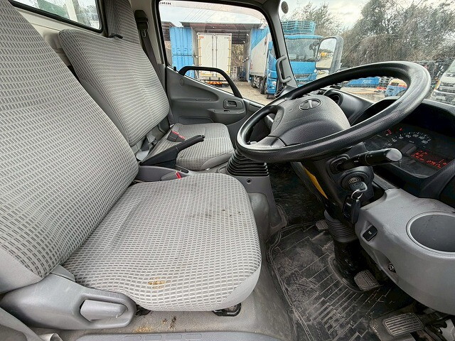 日野デュトロ平ボディ小型（2t・3t）[写真20]