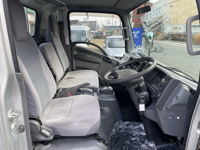 いすゞエルフ平ボディ小型（2t・3t）[写真08]