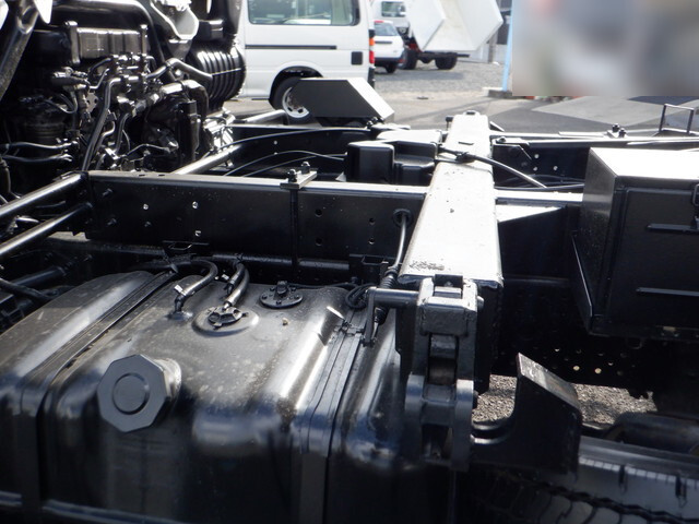 いすゞフォワード三転ダンプ中型（4t）[写真19]