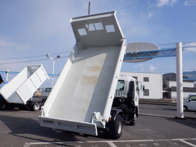 いすゞフォワード三転ダンプ中型（4t）[写真02]