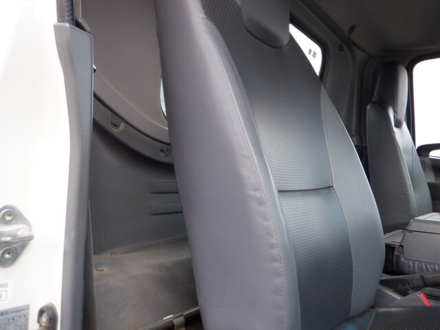 いすゞフォワード三転ダンプ中型（4t）[写真27]