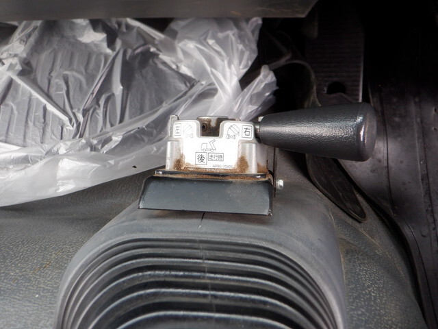 いすゞフォワード三転ダンプ中型（4t）[写真33]