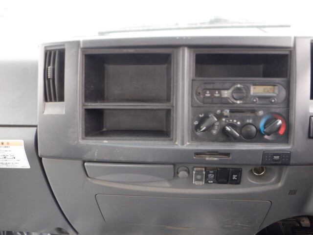 いすゞフォワード三転ダンプ中型（4t）[写真34]