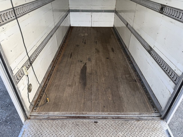 いすゞエルフアルミバン小型（2t・3t）[写真12]