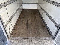 いすゞエルフアルミバン小型（2t・3t）[写真13]