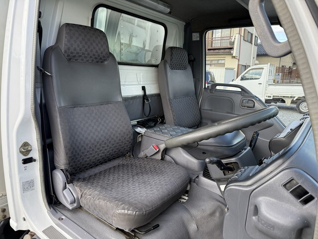 いすゞエルフアルミバン小型（2t・3t）[写真31]