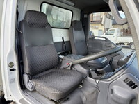 いすゞエルフアルミバン小型（2t・3t）[写真32]