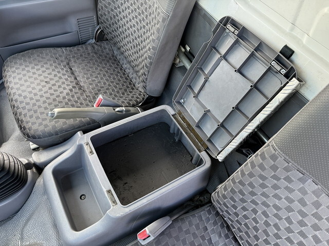 いすゞエルフアルミバン小型（2t・3t）[写真39]