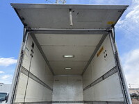 いすゞエルフアルミバン小型（2t・3t）[写真10]