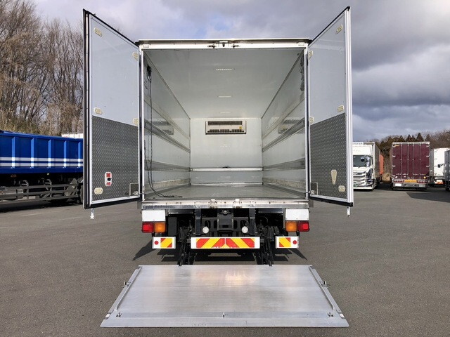 いすゞフォワード冷凍車（冷蔵車）中型（4t）[写真11]