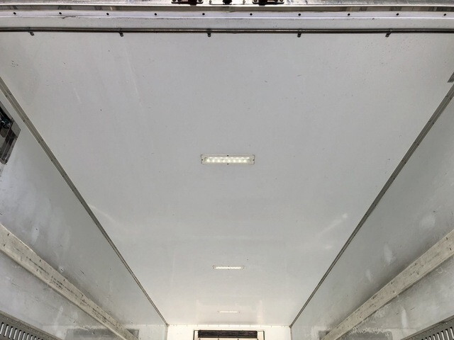 いすゞフォワード冷凍車（冷蔵車）中型（4t）[写真13]