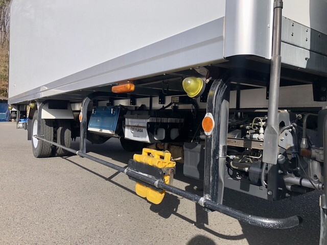 いすゞフォワード冷凍車（冷蔵車）中型（4t）[写真19]