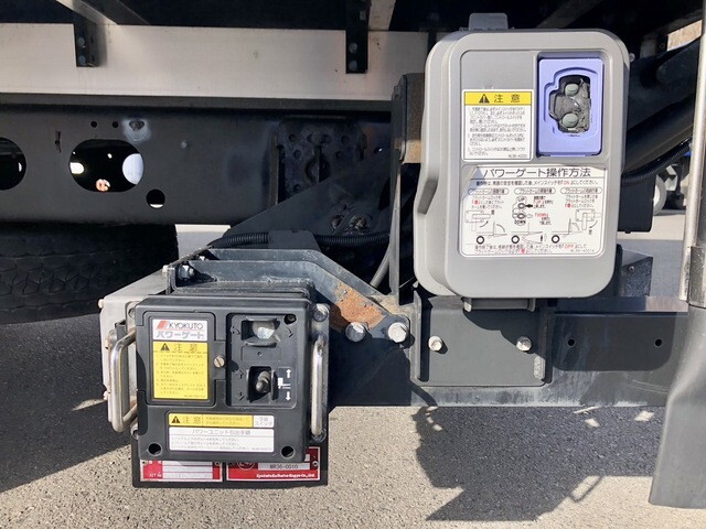 いすゞフォワード冷凍車（冷蔵車）中型（4t）[写真21]