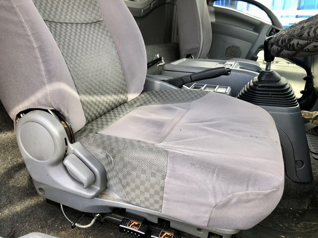 いすゞフォワード冷凍車（冷蔵車）中型（4t）[写真30]