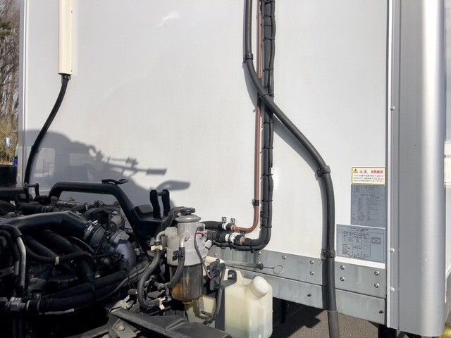 いすゞフォワード冷凍車（冷蔵車）中型（4t）[写真08]