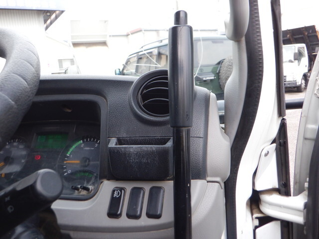 三菱ふそうキャンターダンプ小型（2t・3t）[写真30]