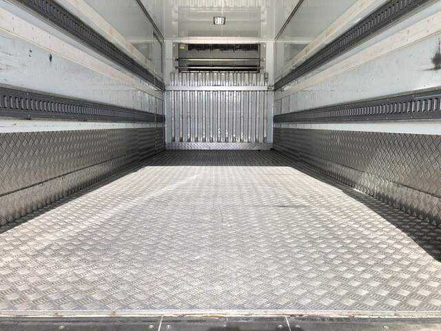 日野レンジャー冷凍車（冷蔵車）中型（4t）[写真12]