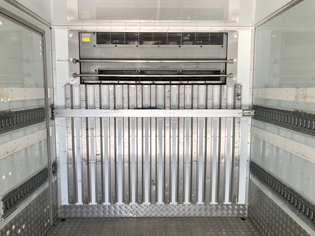 日野レンジャー冷凍車（冷蔵車）中型（4t）[写真16]