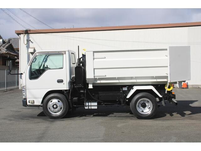 いすゞエルフコンテナ専用車小型（2t・3t）[写真13]