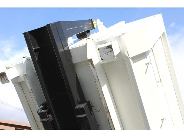 いすゞエルフコンテナ専用車小型（2t・3t）[写真19]