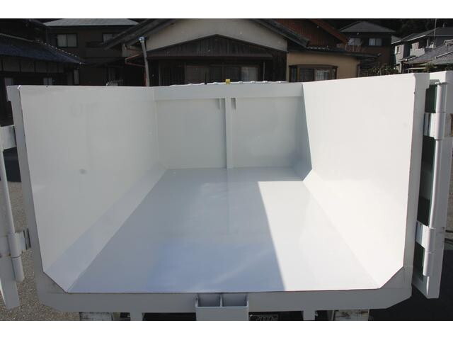 いすゞエルフコンテナ専用車小型（2t・3t）[写真22]