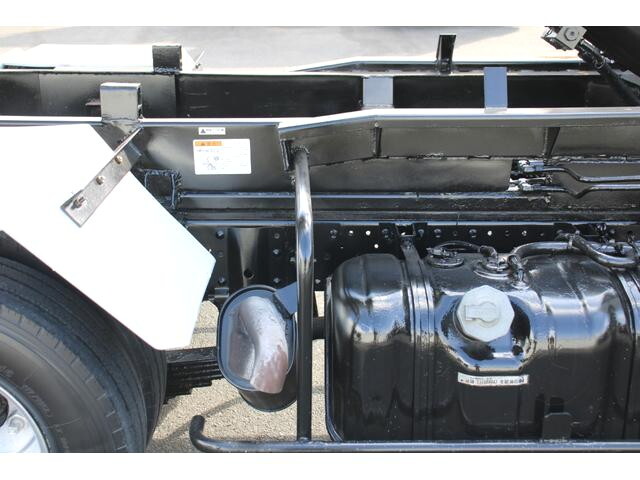 いすゞエルフコンテナ専用車小型（2t・3t）[写真26]