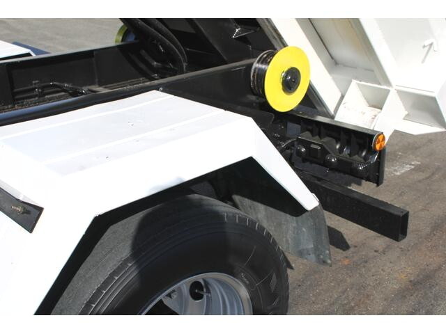 いすゞエルフコンテナ専用車小型（2t・3t）[写真27]