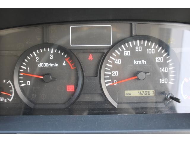 いすゞエルフコンテナ専用車小型（2t・3t）[写真32]