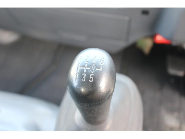 いすゞエルフコンテナ専用車小型（2t・3t）[写真36]