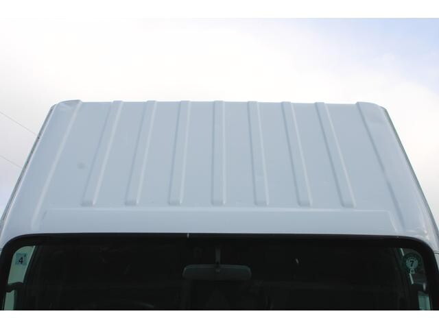 いすゞエルフコンテナ専用車小型（2t・3t）[写真09]