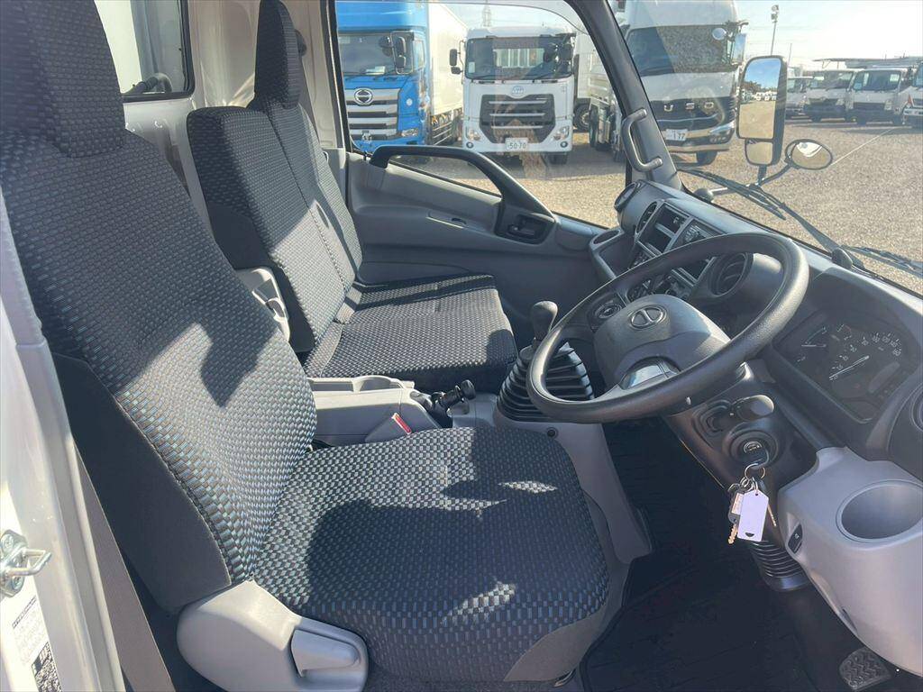 日野デュトロアルミウイング小型（2t・3t）[写真21]