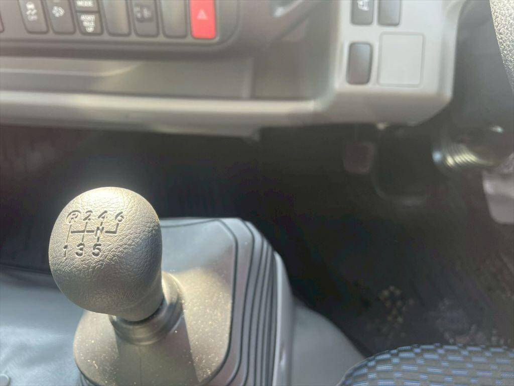 日野デュトロアルミウイング小型（2t・3t）[写真23]