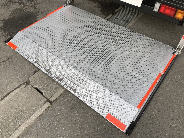 日産アトラスアルミバン小型（2t・3t）[写真05]