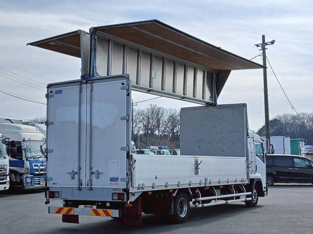 いすゞフォワードアルミウイング中型（4t）[写真02]