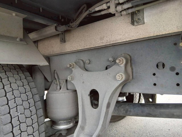 いすゞフォワードアルミウイング中型（4t）[写真22]